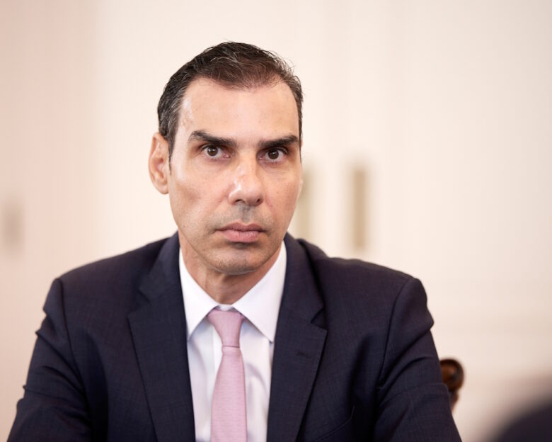 Θεμιστοκλέους για τη δωρεά σπέρματος από Δανό με καρκινογόνο μετάλλαξη: «Μπορεί να υπάρχουν 12 οικογένειες από τον ίδιο δότη στην Ελλάδα»