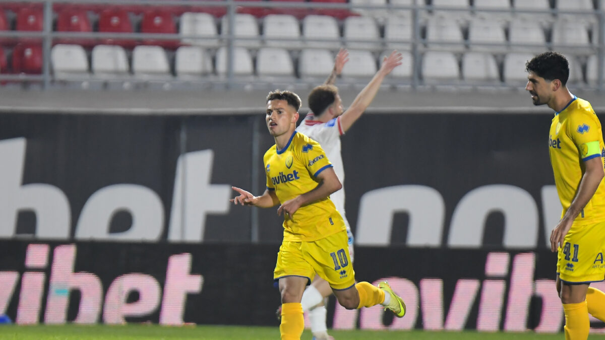 Ο Ματσάν πανηγυρίζει για τον Παναιτωλικό