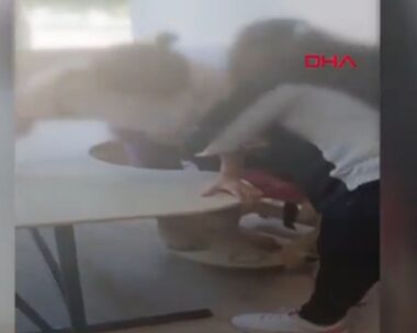 Μαθητές με αυτισμό δεμένοι στα θρανία στην Τουρκία