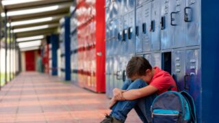 Μαθητής που έχει δεχτεί bullying