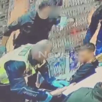 Πρώτες βοήθειες σε άνδρα