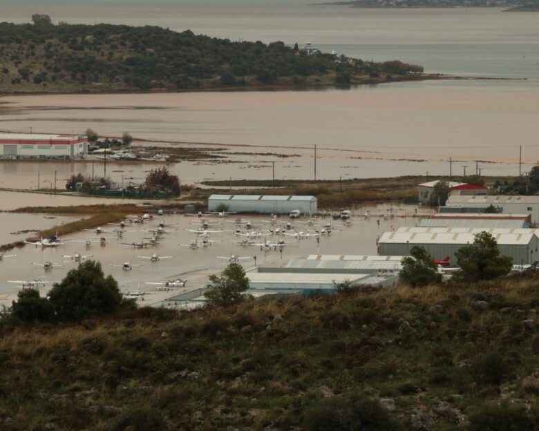 Κακοκαιρία Byron: «Πνίγηκε» στα νερά και τις λάσπες πάλι το Θριάσιο – Αποκαλυπτικές εικόνες