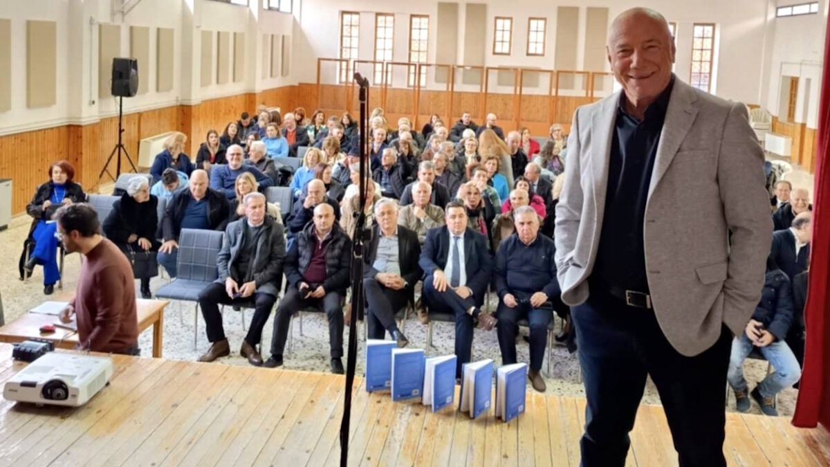 Μένιος Σακελλαρόπουλος