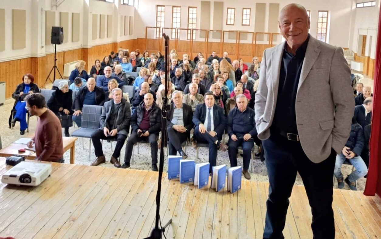 Μένιος Σακελλαρόπουλος