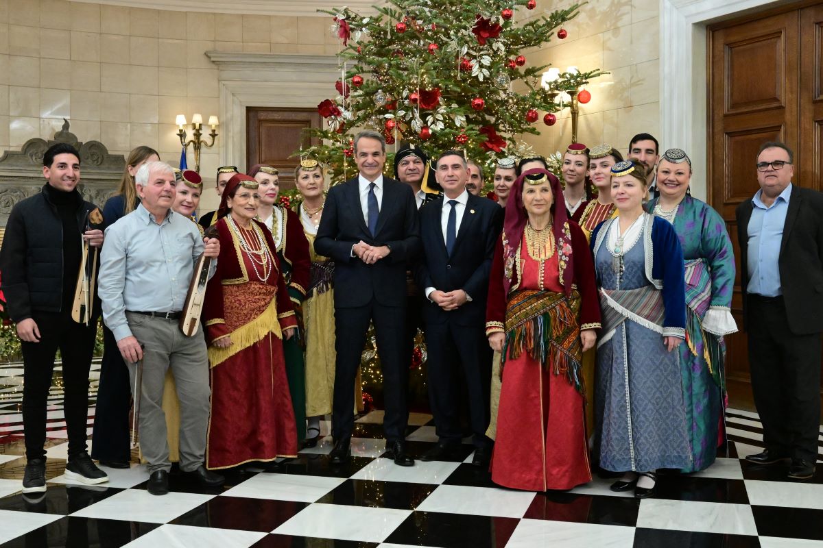 Τα πρωτοχρονιάτικα κάλαντα στον Κυριάκο Μητσοτάκη