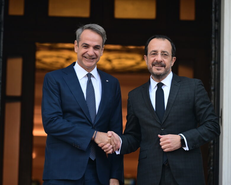 Τηλεφωνική επικοινωνία Μητσοτάκη – Χριστοδουλίδη για το Κυπριακό πριν τη συνάντηση με τον τουρκοκύπριο ηγέτη Ερχιουρμάν