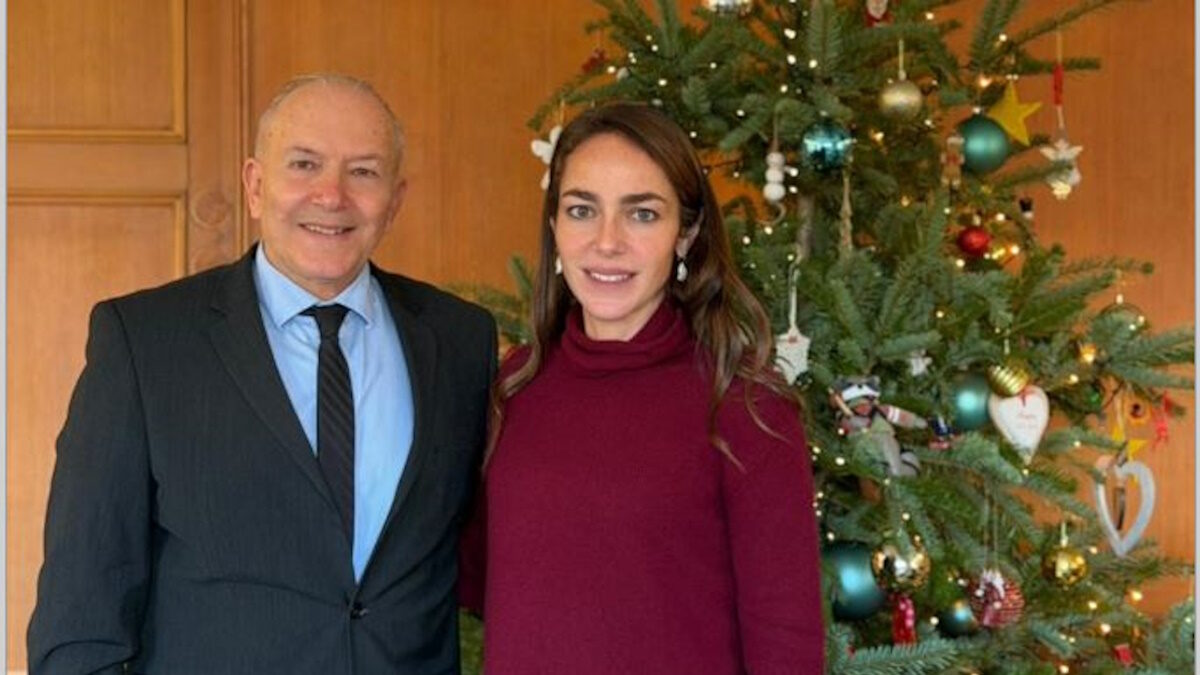 Η Υπουργός Κοινωνικής Συνοχής και Οικογένειας, Δόμνα Μιχαηλίδου, και ο Υφυπουργός Ναυτιλίας και Νησιωτικής Πολιτικής, Στέφανος Γκίκας