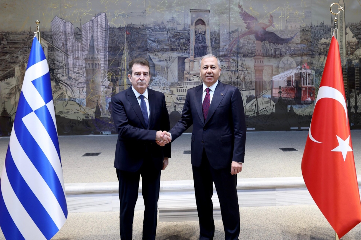 O υπουργός Προστασίας του Πολίτη, Μιχάλης Χρυσοχοΐδης με τον Τούρκο υπουργό Εσωτερικών, Ali Yerlikaya στην Κωνσταντινούπολη