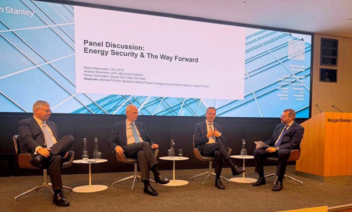 Ο Πρόεδρος και Διευθύνων Σύμβουλος του ΑΔΜΗΕ Μάνος Μανουσάκης κατά τη συζήτηση με θέμα την Ενεργειακή Ασφάλεια με τη συμμετοχή των κ.κ. Ανδρέα Σιάμισιη (HELLENiQ ENERGY) και Π.έτρου Τζαννετάκη (Motor Oil Hellas)