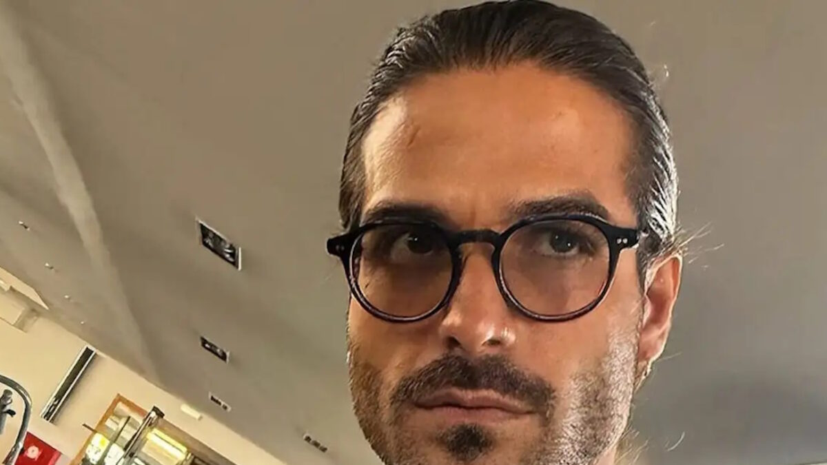 Άρης Μουγκοπέτρος: Συνελήφθη μετά από μήνυση της συζύγου του για ενδοοικογενειακή απειλή