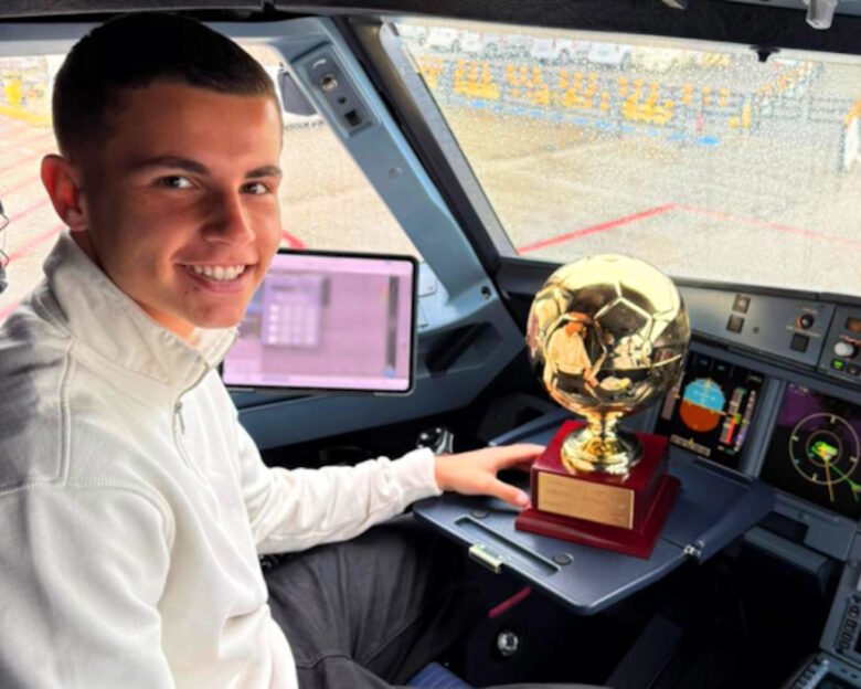 Ο πιλότος Χρήστος Μουζακίτης έφερε στην Ελλάδα το βραβείο Golden Boy Web