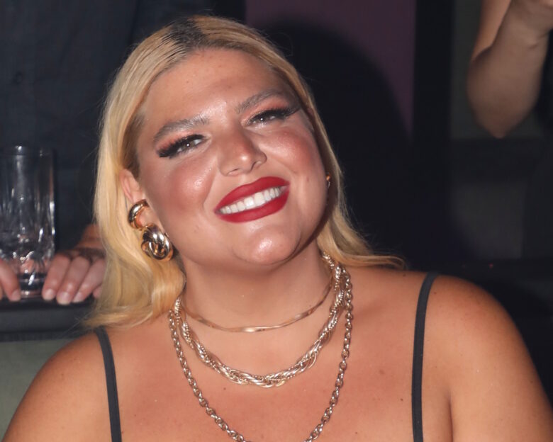 Δανάη Μπάρκα: Τρολάρει την τολμηρή φωτογράφιση του GNTM και το αποτέλεσμα είναι απολαυστικό