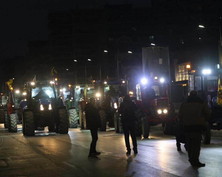 Μπλόκα αγροτών: Ο Στράτος Σιμόπουλος λέει «τέλος» στις κινητοποιήσεις ακόμη και με τη βία – «Να επέμβει η αστυνομία»