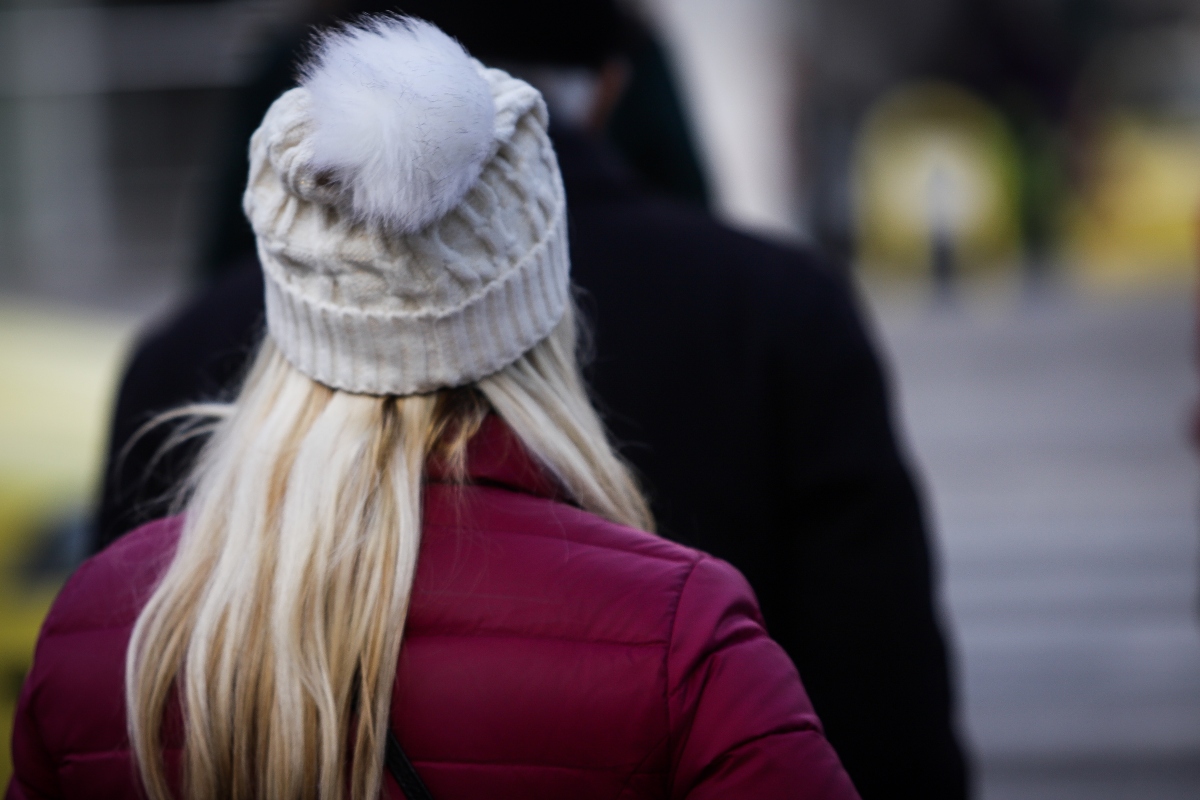 Κοπέλα με σκούφο