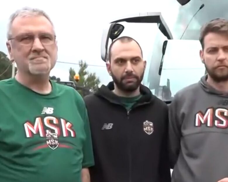 Μπλόκα αγροτών: Ομάδα της Τουρκίας ακινητοποιήθηκε στη Θήβα, πηγαίνοντας στην Καρδίτσα για αγώνα του BCL