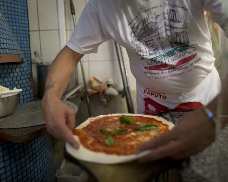 Taste Atlas: Η Νάπολη στην κορυφή της λίστας φαγητού για το 2025 – Στη δεύτερη θέση η Ελλάδα