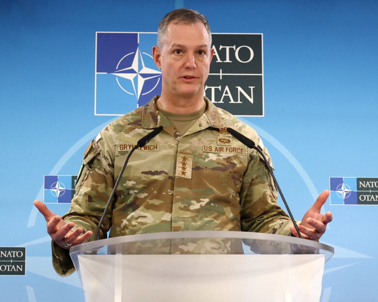 ΝΑΤΟ: «Η συμμαχία πρέπει να είναι έτοιμη για για αύξηση υβριδικών επιθέσεων» λέει o ανώτατος συμμαχικός διοικητής Ευρώπης