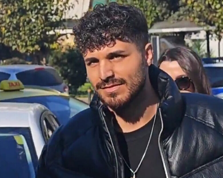 τραγουδιστής