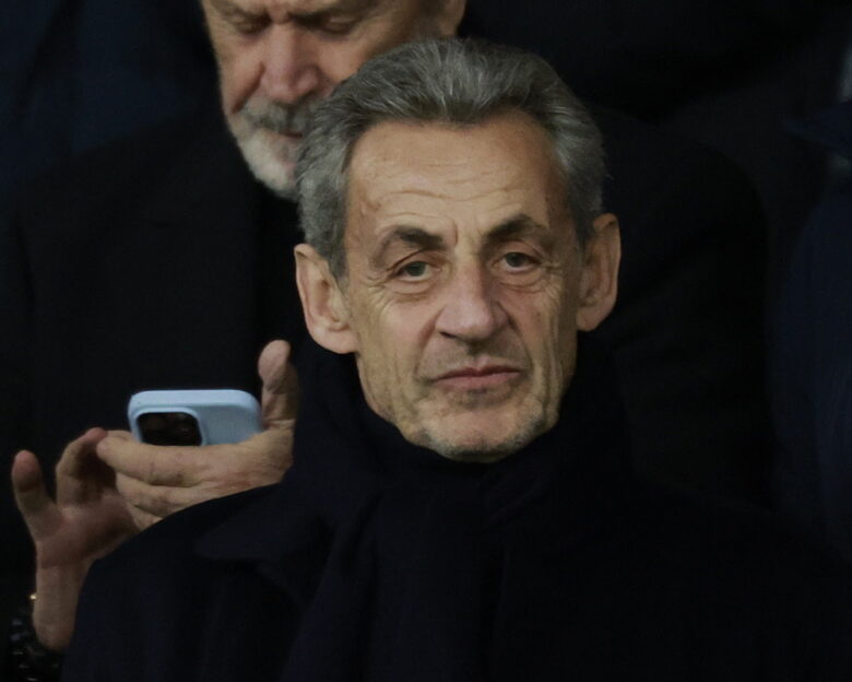 Νικολά Σαρκοζί: Στη δημοσιότητα αποσπάσματα από το νέο του βιβλίο – «Προσευχήθηκα για να έχω τη δύναμη να σηκώσω τον σταυρό της αδικίας»