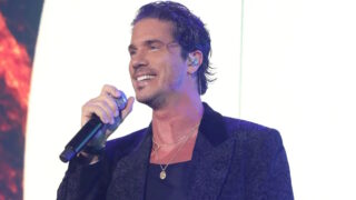 O Νίκος Οικονομόπουλος