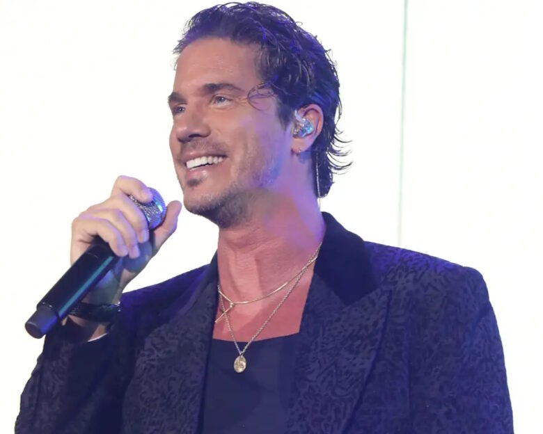 Νίκος Οικονομόπουλος: Ποτέ μου δεν «ψωνίστηκα» λόγω τιμής, φοβάμαι πάρα πολύ τον χωρισμό