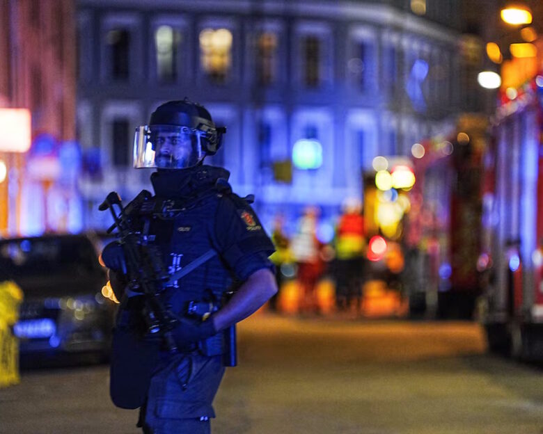 Νορβηγία: Συνελήφθη ένας 19χρονος για τους πυροβολισμούς σε εμπορικό κέντρο στο Όσλο – Δεν υπάρχουν τραυματίες