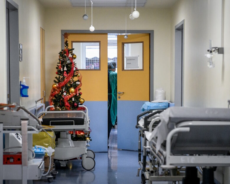 Αίγιο: Άγριος ξυλοδαρμός γιατρού από ασθενή – μποξέρ μέσα στο νοσοκομείο