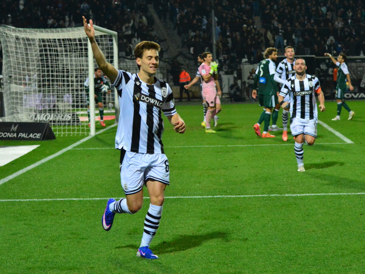 Ο Κωνσταντέλιας πανηγυρίζει κόντρα στον Παναθηναϊκό (ΒΑΣΙΛΗΣ ΒΕΡΒΕΡΙΔΗΣ