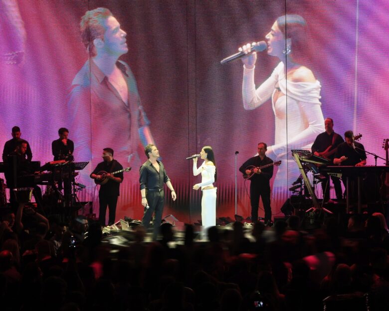 Νίκος Οικονομόπουλος