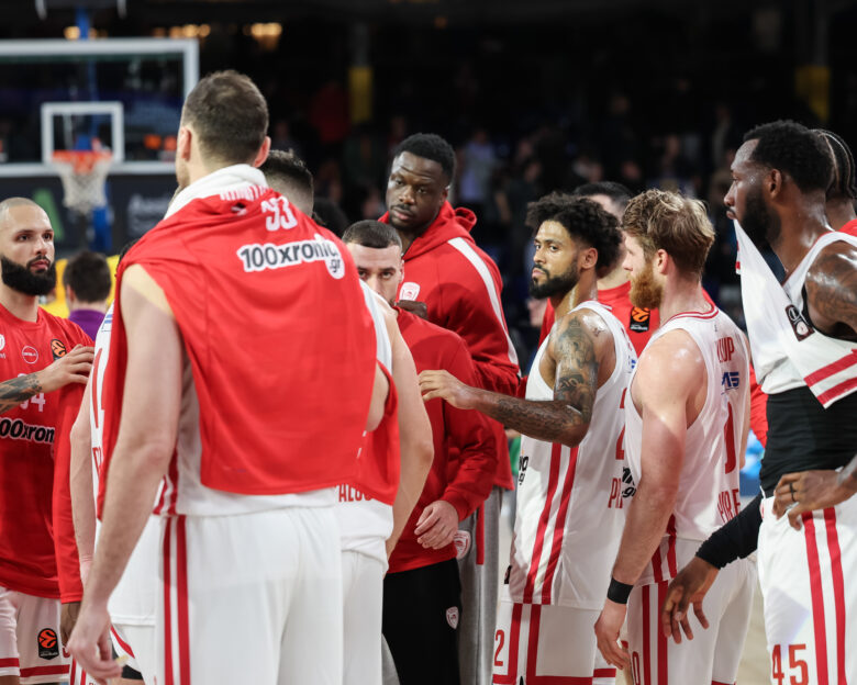 Ο Ολυμπιακός ευχαρίστησε τον κόσμο του μετά την ήττα από την Μπαρτσελόνα: «Δεν εγκαταλείπουμε»