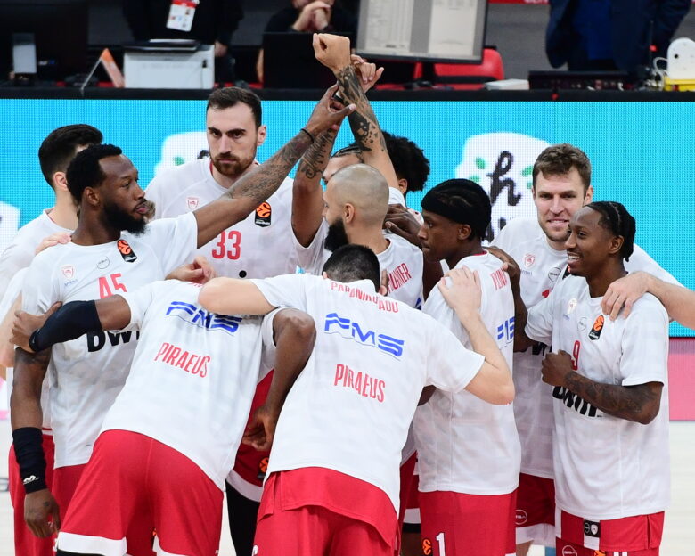 Στον αέρα το Ολυμπιακός – Φενέρμπαχτσε: Νερά στο παρκέ του ΣΕΦ