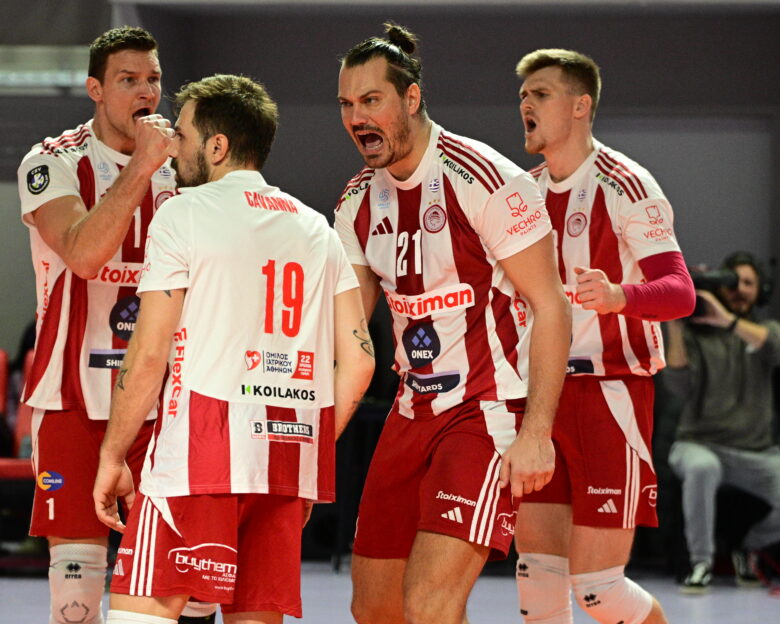 ΠΑΟΚ – Ολυμπιακός 1-3: «Ερυθρόλευκος» θρίαμβος και δεύτερος σερί τίτλος για τους Πειραιώτες στο League Cup του βόλεϊ ανδρών