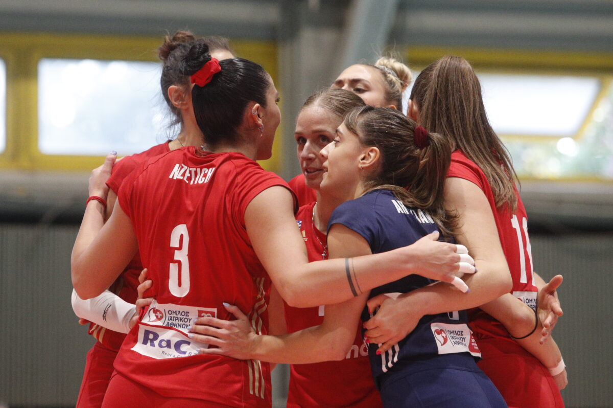 Οι παίκτριες του Ολυμπιακού στο βόλεϊ (ΣΩΤΗΡΗΣ ΔΗΜΗΤΡΟΠΟΥΛΟΣ