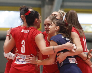 Οι παίκτριες του Ολυμπιακού στο βόλεϊ (ΣΩΤΗΡΗΣ ΔΗΜΗΤΡΟΠΟΥΛΟΣ