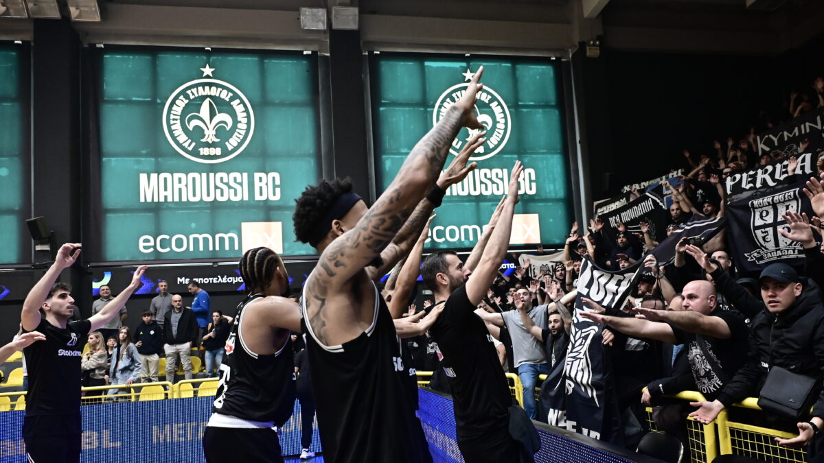 Οι παίκτες του ΠΑΟΚ πανηγυρίζουν στο Μαρούσι (ΜΙΧΑΛΗΣ ΚΑΡΑΓΙΑΝΝΗΣ