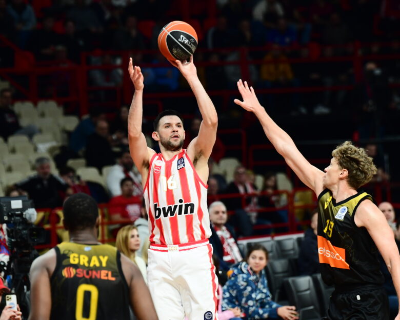 Ολυμπιακός – ΑΕΚ και Παναθηναϊκός – Πανιώνιος τα ματς για την Greek Basketball League