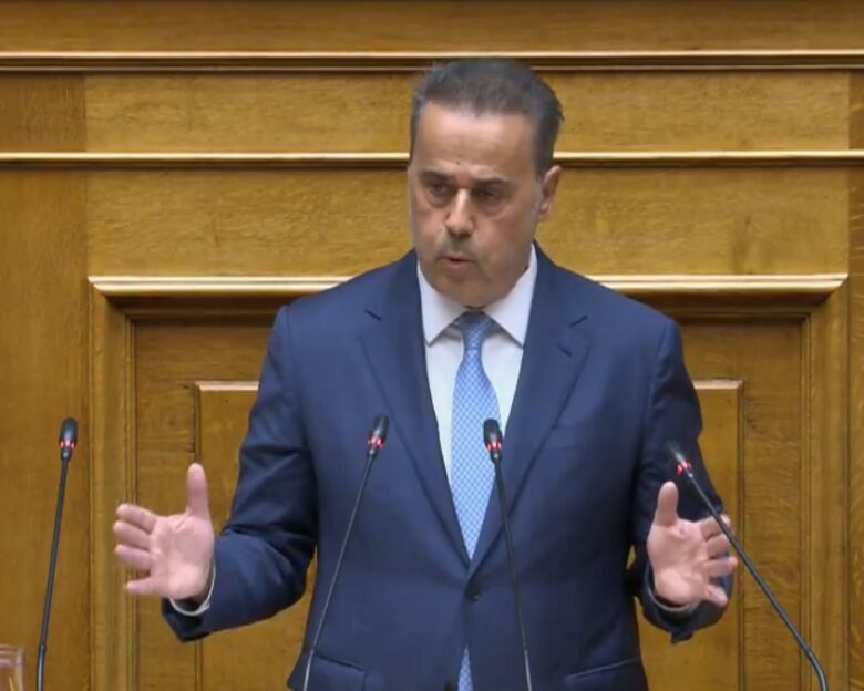 O Σταύρος Παπασταύρου στο βήμα της Βουλής