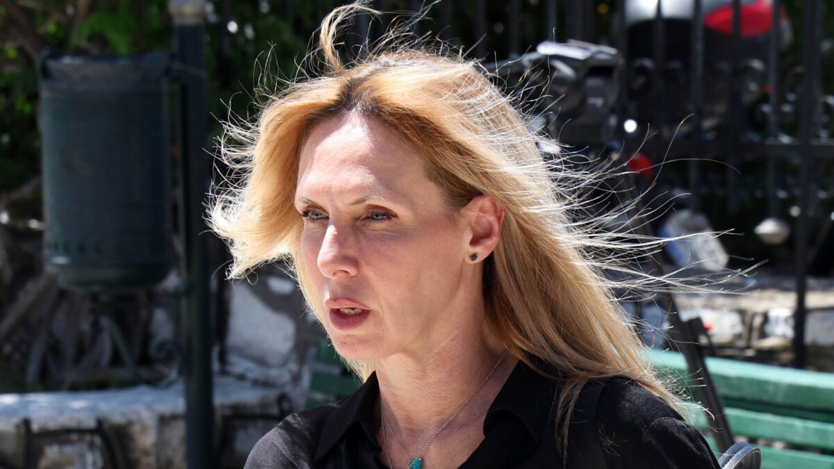 Εβελίνα Παπούλια