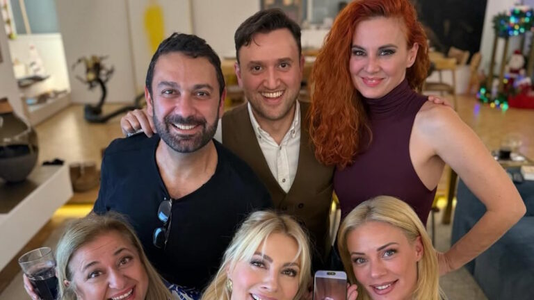 Οι πρωταγωνιστές της σειράς «Στο Πάρα Πέντε»