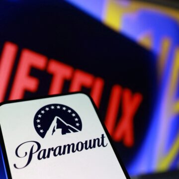Paramount, Netflix και Warner Bros logos