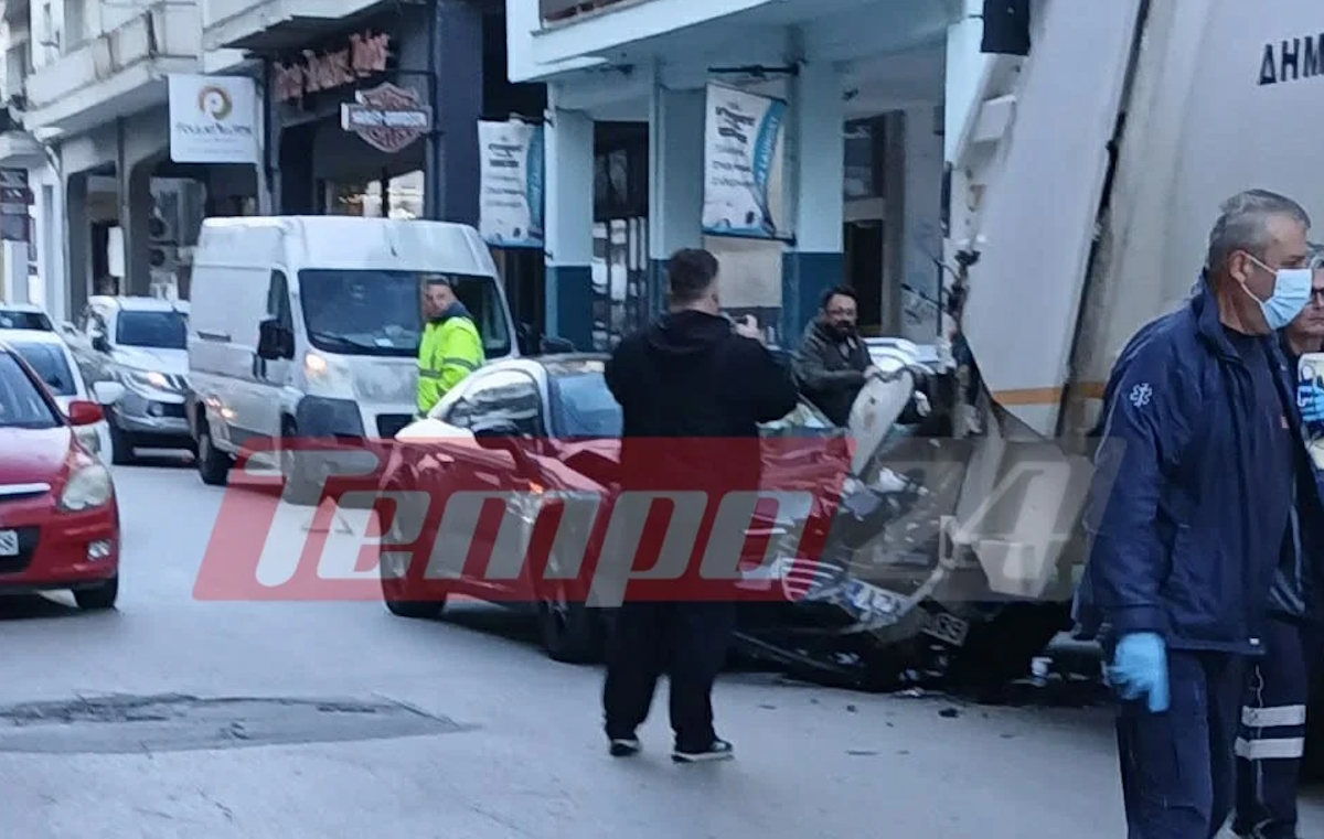 Αυτοκίνητο «καρφώθηκε» στο πίσω μέρος απορριμματοφόρου στην Πάτρα, τραυματίζοντας έναν εργαζόμενο στην καθαριότητα