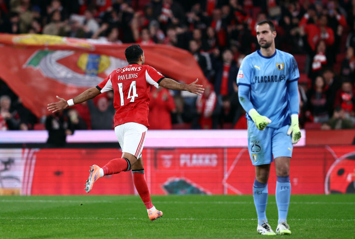 Ο Βαγγέλης Παυλίδης πανηγυρίζει κόντρα στη Φαρμαλικάο