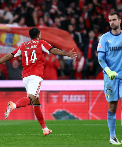 Ο Βαγγέλης Παυλίδης πανηγυρίζει κόντρα στη Φαρμαλικάο