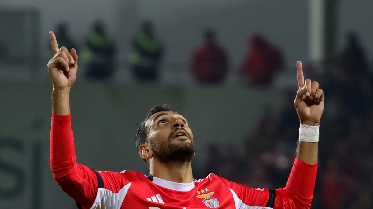 Ο Βαγγέλης Παυλίδης πανηγυρίζει για την Μπενφίκα