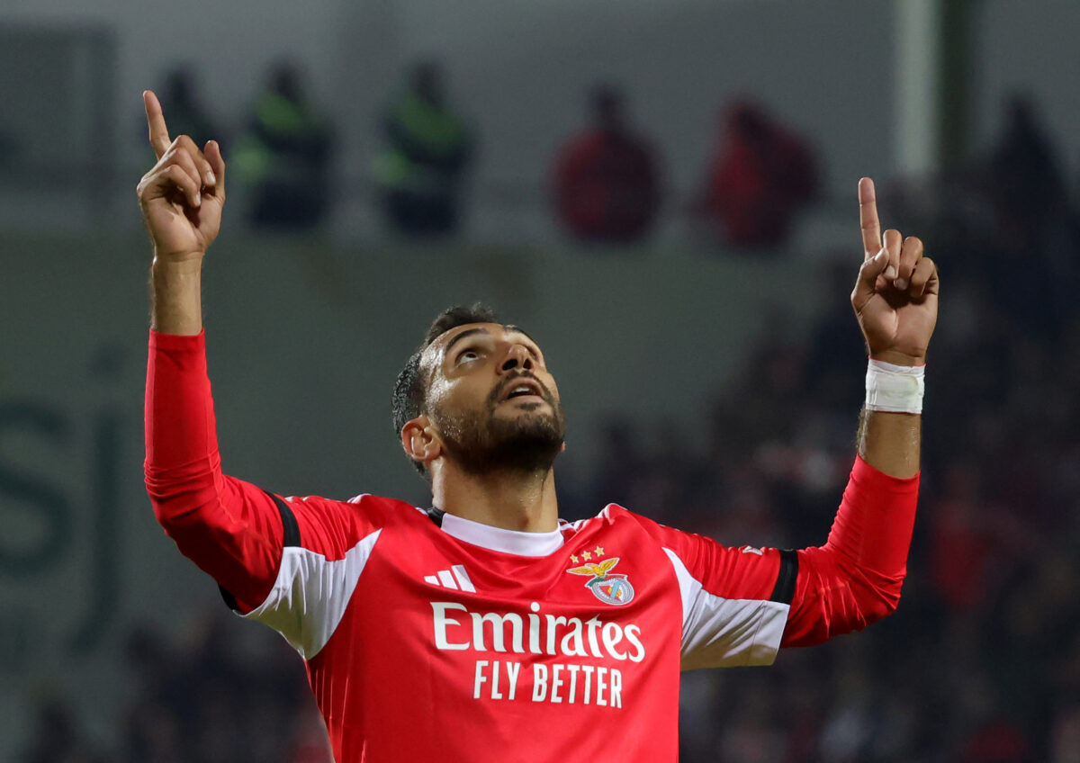 Ο Βαγγέλης Παυλίδης πανηγυρίζει για την Μπενφίκα