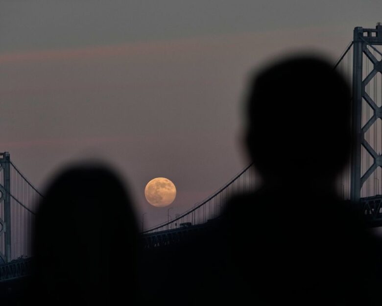 Δραματική έκκληση σε 18 εκατ. Αμερικανούς στη Νότια Καλιφόρνια: «Μείνετε στα σπίτια σας» – Τοξικός αέρας «πνίγει» πόλεις και απειλεί ζωές