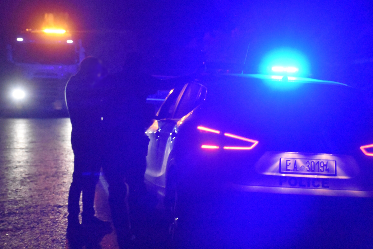 &Theta;&epsilon;&sigma;&sigma;&alpha;&lambda;&omicron;&nu;ί&kappa;&eta;: &Sigma;&tau;&eta; &phi;&upsilon;&lambda;&alpha;&kappa;ή &omicron;&iota; &alpha;&rho;&chi;&eta;&gamma;&omicron;ί &kappa;&alpha;&iota; 12 &alpha;&kappa;ό&mu;&alpha; &mu;έ&lambda;&eta; &kappa;&upsilon;&kappa;&lambda;ώ&mu;&alpha;&tau;&omicron;&sigmaf; trafficking &ndash; &laquo;&Epsilon;&iota;&sigma;ή&gamma;&alpha;&gamma;&alpha;&nu;&raquo; &gamma;&upsilon;&nu;&alpha;ί&kappa;&epsilon;&sigmaf; &alpha;&pi;ό &tau;&eta;&nu; &Lambda;&alpha;&tau;&iota;&nu;&iota;&kappa;ή &Alpha;&mu;&epsilon;&rho;&iota;&kappa;ή