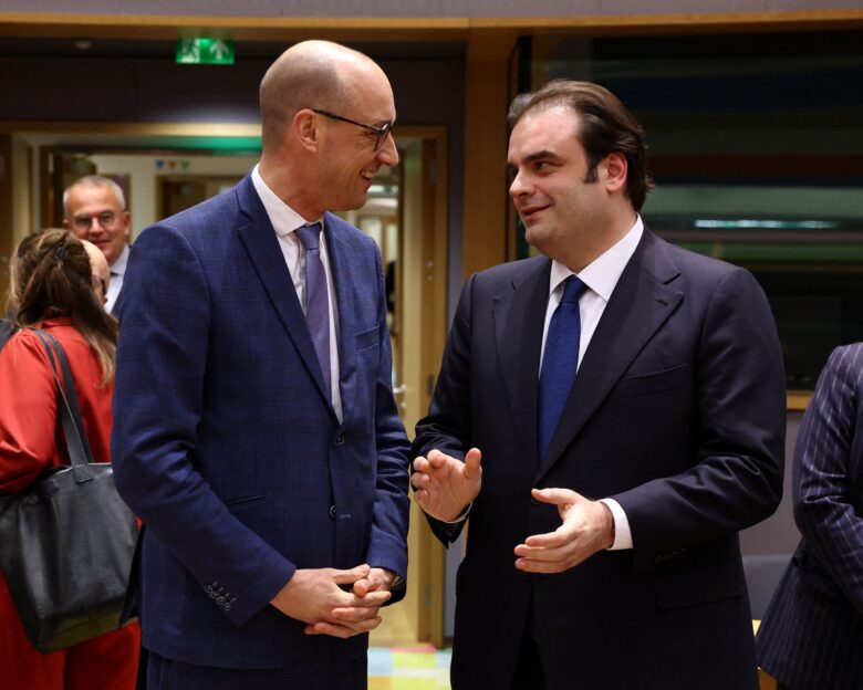 Πώς είδαν τα βελγικά ΜΜΕ την εκλογή Πιερρακάκη στο Eurogroup – «Μόνο 5 ψήφους για τον Βέλγο Βαν Πέτεγκεμ»