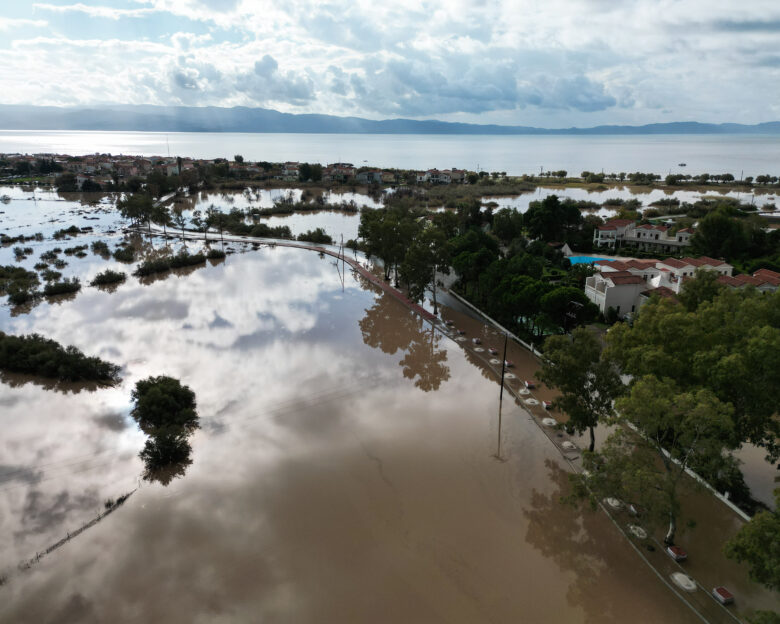 Κακοκαιρία Byron: «Πνίγηκε» το Νεοχώρι Χαλκιδικής, έπεσαν 265 χιλιοστά βροχής – Ποιες περιοχές δέχθηκαν πάνω από 200mm