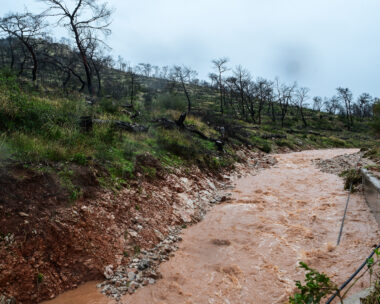 Πλημμύρες στην περιοχή της Μάνδρας από την κακοκαιρία "Byron"